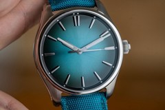 H. Moser & Cie Pioneer Centre Seconds Blue Lagoon fumé 3200-1214 43mm Stainless