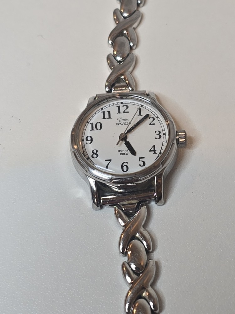 Silver Tone Timex Bracelet Watch Features A White Dial Needs Battery