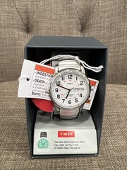 Timex T20461, Easy Reader, Men’s, Silvertone Expansion Watch, Indiglo, Day/Date