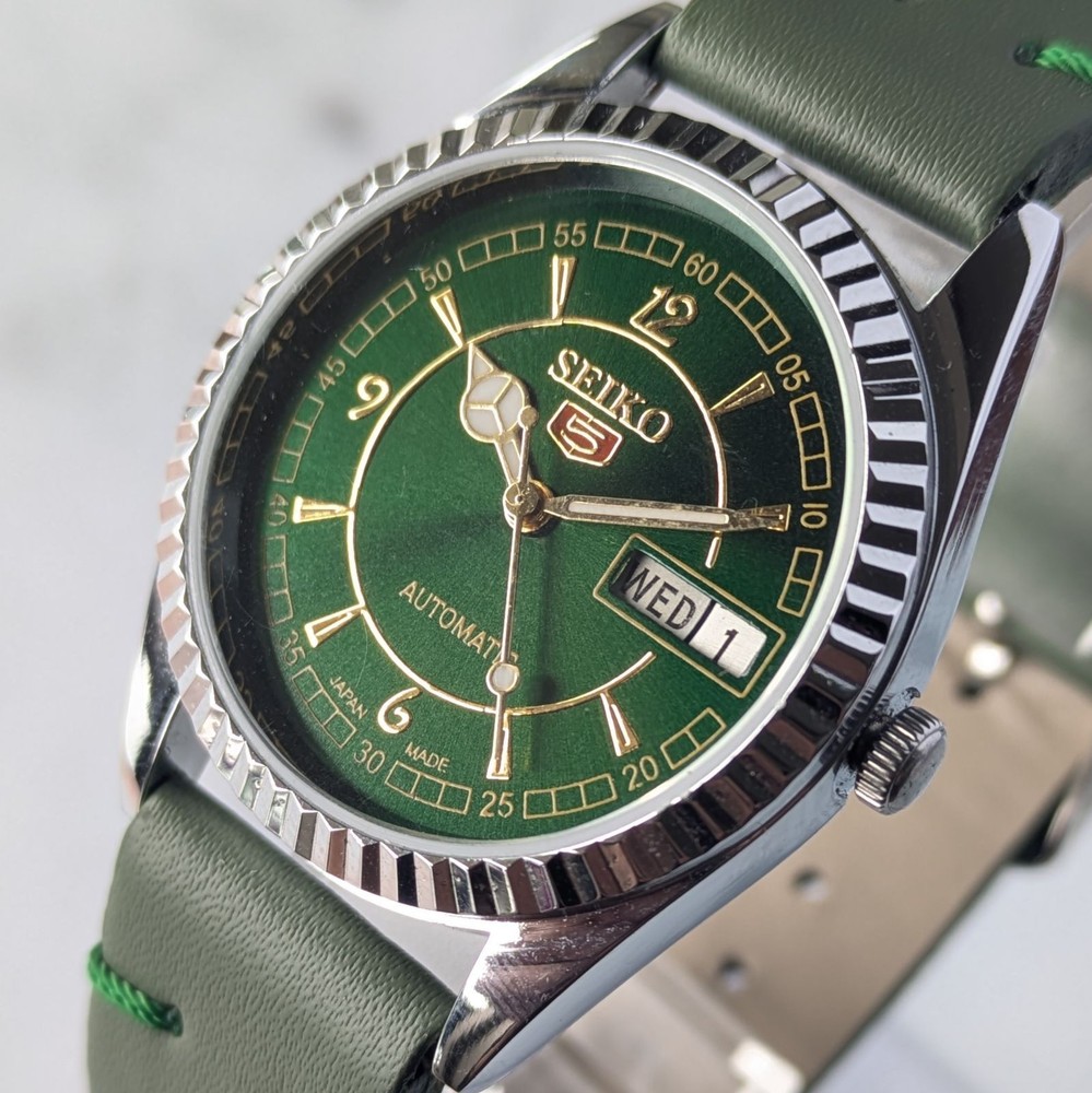SEIKO 1980-1989 35 mm Used Watch Automatic Green Dial Men Analog Display