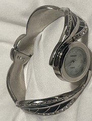Embassy Bracelet Clasp Women’s Watch Rhinestones Black Silver New Battery