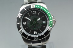 [w/Paper] HUNTING WORLD Mountain Stream HW-911 Date Quartz Swiss Made Mens Watch
