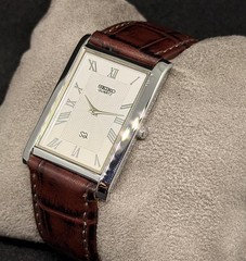 Vintage Seiko Slim Quartz Men’s Wrist Watch With Free DDP Shipping