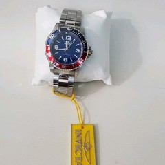 Invicta Pro Diver Men’s Quartz 200m Date Blue Dial Red/Blue Bezel 40MM w/ Box
