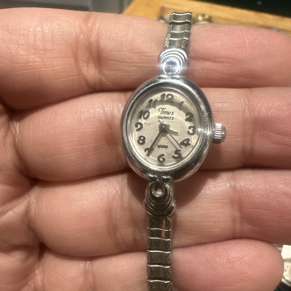 Works 1994 VTG Timex Silver 17mm Quartz Ladies Watch – Band Little Stretched 5.5