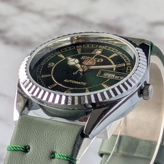 SEIKO 1980-1989 35 mm Used Watch Automatic Green Dial Men Analog Display