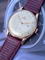Universal Genève Monodate 18k Gold Vintage 1950s Pie-Pan Patina Dial Serviced
