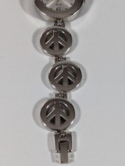 Kessaris Silver Tone Dial Round Case Peace Sign Link Bracelet Band Watch 7.5 In.