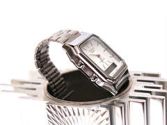 Fully Working unisex White Wristwatch Casio AQ230 new with bracelet