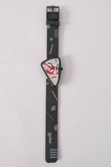 Unique Triangular Watch Features a KABUKI / Kumadori Mask Design