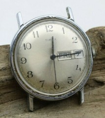 VTG TIMEX WRIST WATCH 34.7mm 19.5mm LUG FOR REPAIR (B3G3)