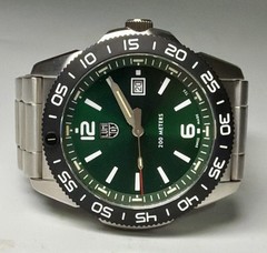 Swiss Luminox XS.3137 Pacific Diver Green Dial Tritium Stainless Mens 44mm Watch