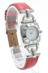 [Exc+5] Gucci 6300L Horsebit White Dial Silver Red Quartz Women’s Watch JAPAN