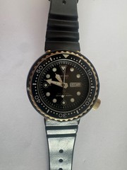 Seiko Golden Tuna 7549-7009 600m Titanium Dive Quartz Black Dial Men’s Watch