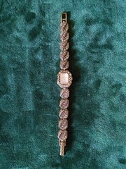 Vintage Womens ELGIN Antique Gold Crystal Rhinestone Watch ER556-017