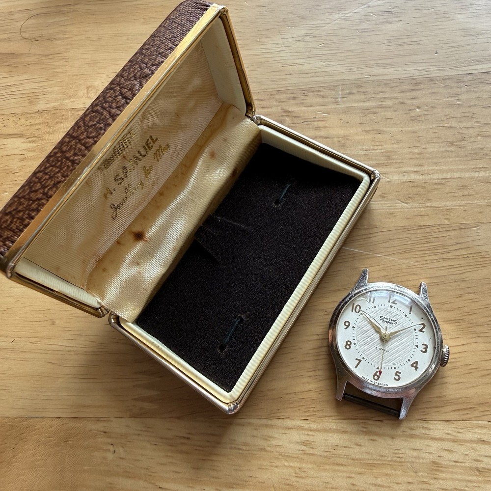 Smiths Empire 5 Jewel Hand Wind Great Britain Watch – *Working But Read*