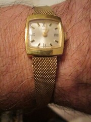LADIES’ VINTAGE TIMEX WIND UP WATCH – NOT WORKING – 7 1/2″ LONG – BBA-25