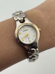 Women’s FOSSIL Wrist Watch……….Reloj de Mujer Marca FOSSIL