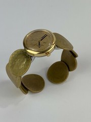 Vicence Italy Women’s 14K Gold Case / 200 Lire Coin Cuff Wristwatch – Grade A