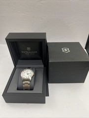 Victorinox SWISS ARMY Officer Men Watch 100 MTR Water Resident W/ New Battery!