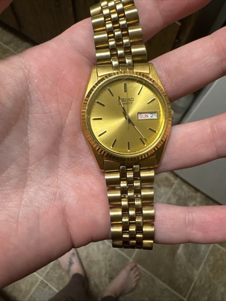 Seiko Men’s Quartz Gold Tone Day/Date 25mm Water Resistant Bracelet