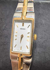Seiko Women Watch 13mm White Dial Two Tone Bracelet 2E20-7479 New Battery Great