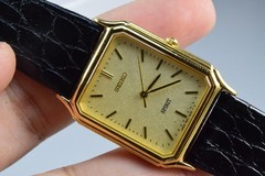 Vintage watch Seiko Spirit 5E31-5B60 Yellow Men Quartz Tank 27mm