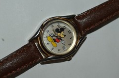 MZB MCK374 Mickey Mouse Watch Quartz 26mm Date Rotating Arms Works Fine