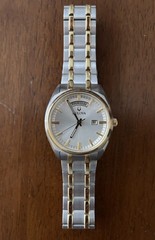 Bulova Men’s Surveyor Day Date Indicator Silver Gold Quartz Watch 39MM 98C127