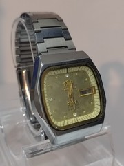 Vintage Orient Crystal TV Case