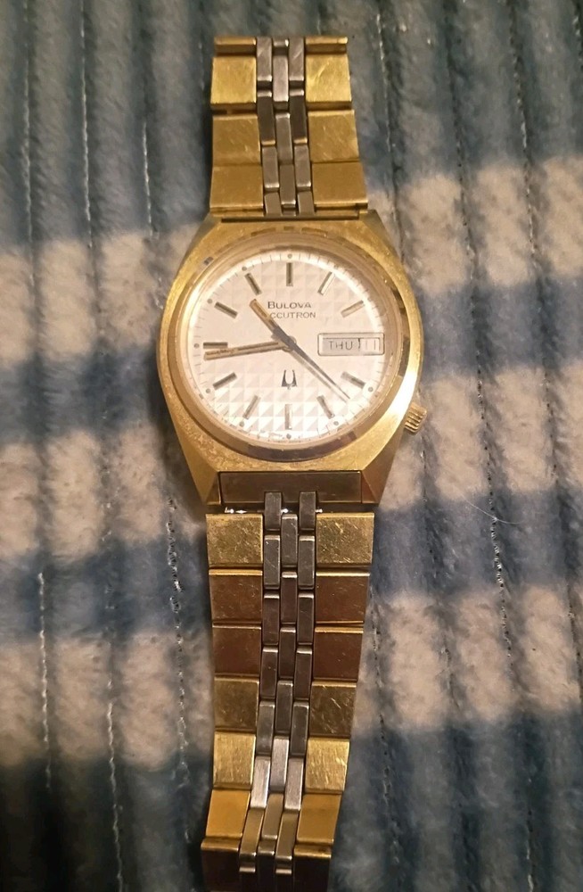 Bulova Accutron 2182 Day Date, N6, Gold tone Diamond Dial, Working Accurate
