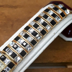 Ladies Geneva Icy Black & Clear Rhinestone Gold Tone Bracelet Watch 7″ (working)