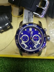 Invicta Pro Diver Scuba Chronograph 22971 Men’s Watch Broken Band Used