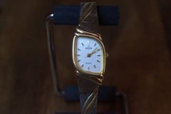 Vintage Ladies Elgin Quartz Tonneau Watch Gold Tone Mesh Band 5Y30 EK262-007
