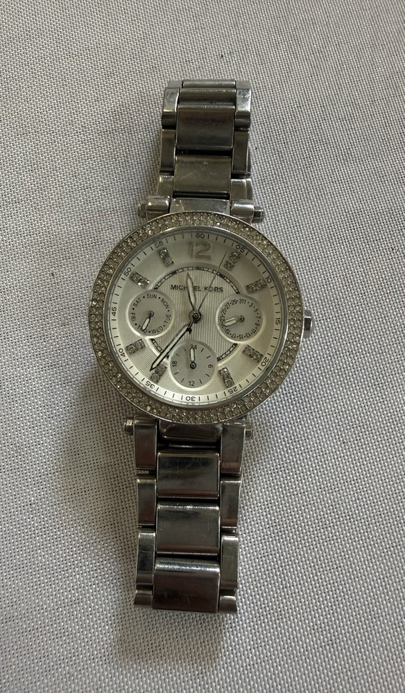 Michael Kors Parker MK5615 Women’s Stainless Steel Analog Dial Quartz Watch MP63