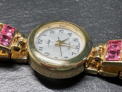 COLLEZIO GOLD TONE & SPARKLY MULTI COLOR GEMS QUARTZ WATCH, NEW BATTERY H874