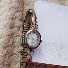 Women’s Dress Quartz Analog Oval Watch Silver-Tone Expansion Bracelet White Dial