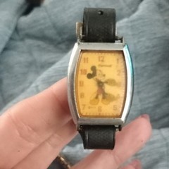 Mickey Mouse Cartoon Analog Wristwatch Yellow Dial Black Leather Strap Silver