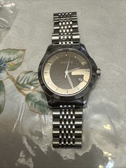 Gucci Swiss Made Stainless Steel mens Watch missing back cover