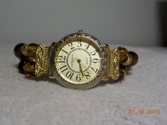 LA EXPRESS WEST WATCH GOLD/SILVERTONE METAL W/GLASS BEADED BAND 074 056 PC21