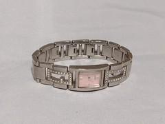 Women’s GUESS Gemmed Watch w/ New Battery – Works Great! f17