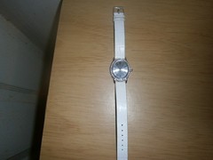 Mid 2000’s Avon diamante quartz ladies watch faux white leather. 23cm. (E24WB)