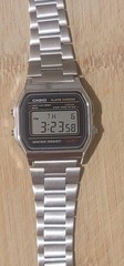 Casio Vintage A158W-1 stainless steel digital watch In Good Working Condition.