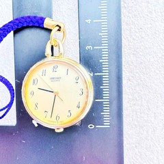 Excellent condition SEIKO pocket watch, gold, quartz, 2.5cm, retro style, batter