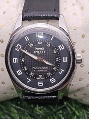 Beautiful Mens HMT Pilot Parashock Mechanical Wind 17J Watch Black Dial