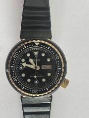 Seiko Golden Tuna 7549-7009 600m Titanium Dive Quartz Black Dial Men’s Watch