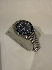 Blue Dial Diver Wristwatch 200m Black Unidirectional Bezel Stainless Bracelet