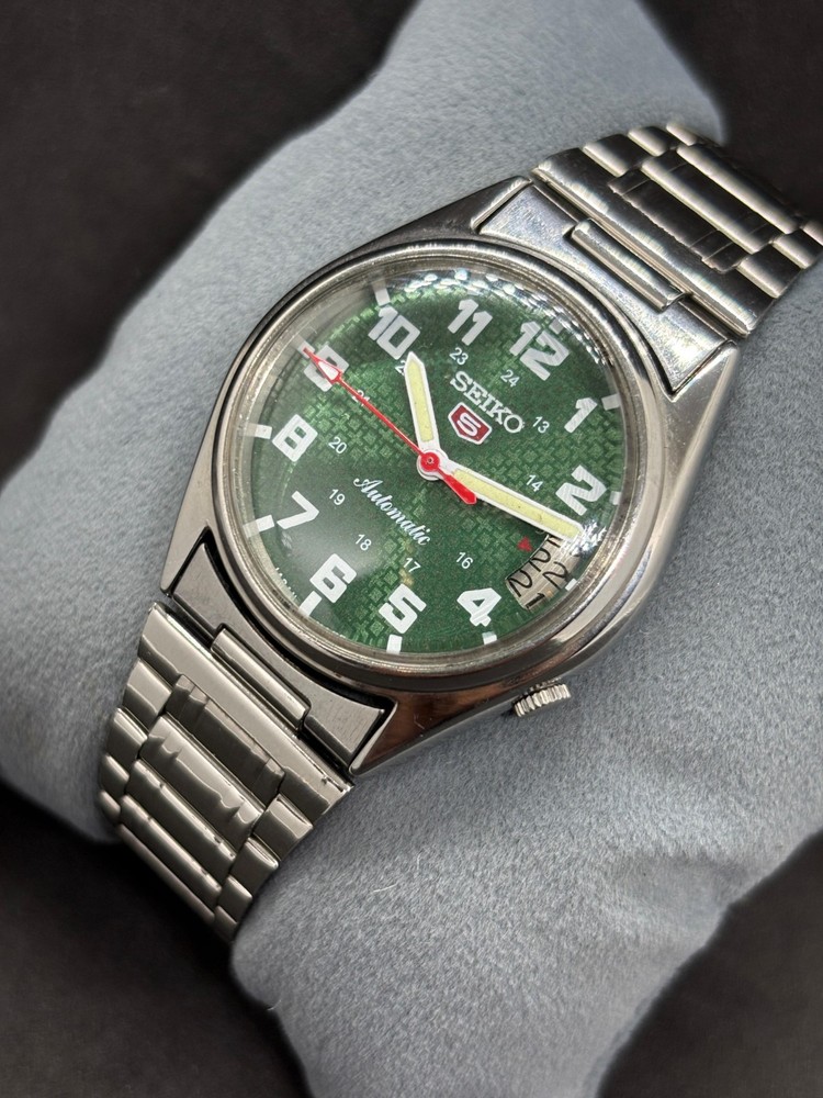 Vintage Refurbished Seiko 5 Automatic Day/Date Japan Made Men’s Wrist Watch