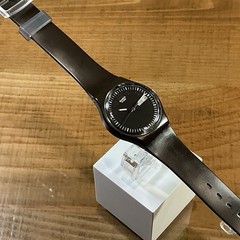 ALMOST BLACK – DAY / DATE – CLASSIC – DARK BROWN [ 34mm ]