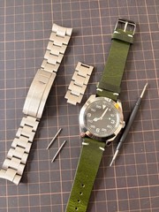 A wristwatch to the Air King equipped with PT5000 movement Automatic and Manual